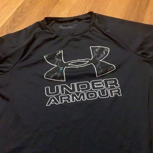 dri fit black under armour t shirt